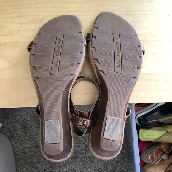 Kenneth Cole Reaction Apple Cedar Leather Wedge Sandals - Y2K Vibe - Picture 11 of 13